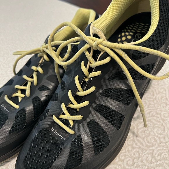 ECCO Biom Women Size EU 37/ US 7 Black Running Shoes Workout Sporty Goth - Picture 2 of 6